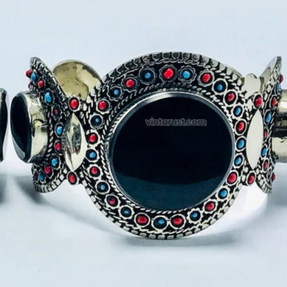 Single Handmade Kuchi Cuff Bracelet: Afghan Tribal Jewelry - Picture 5 of 6